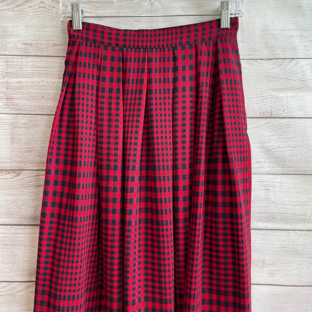 VINTAGE LIZ CLAIBORNE 100% PURE WOOL MIDI SKIRT IN RED AND NAVY BLUE PLAID - Picture 2 of 5